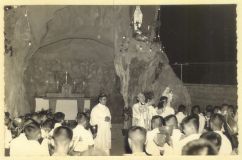 025seminary_old_pics2.jpg